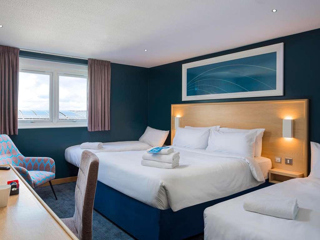 Travelodge Bath Central Номер фото